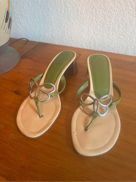Coach Shoes - Y2K Vintage Coach Green Leather Butterfly Thong Heel Sandals